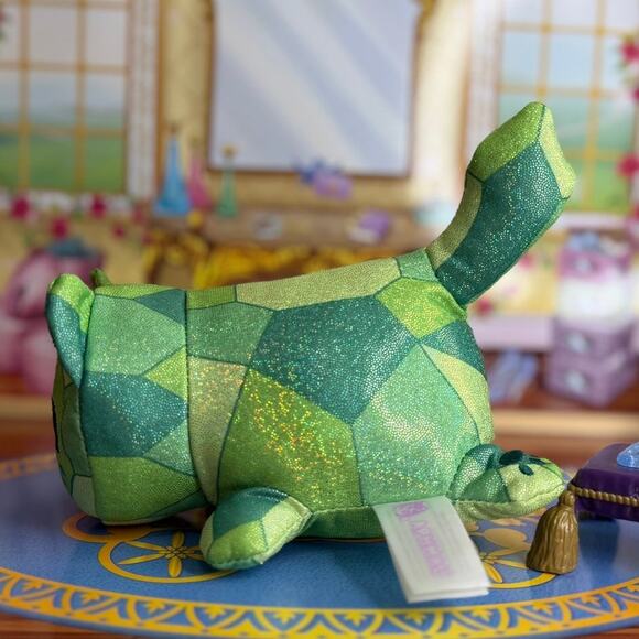 Aphmau MeeMeow | Celestial Emerald Cat Plush - Picture 5 of 7